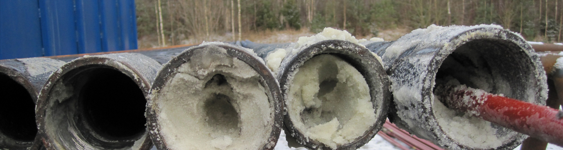 Frontalansicht von Rohren mit gefüllter Thermasole