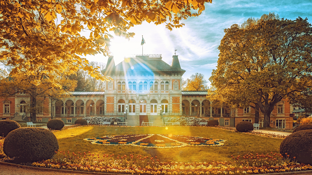 Sonnenschein über dem königlichen Kurhaus